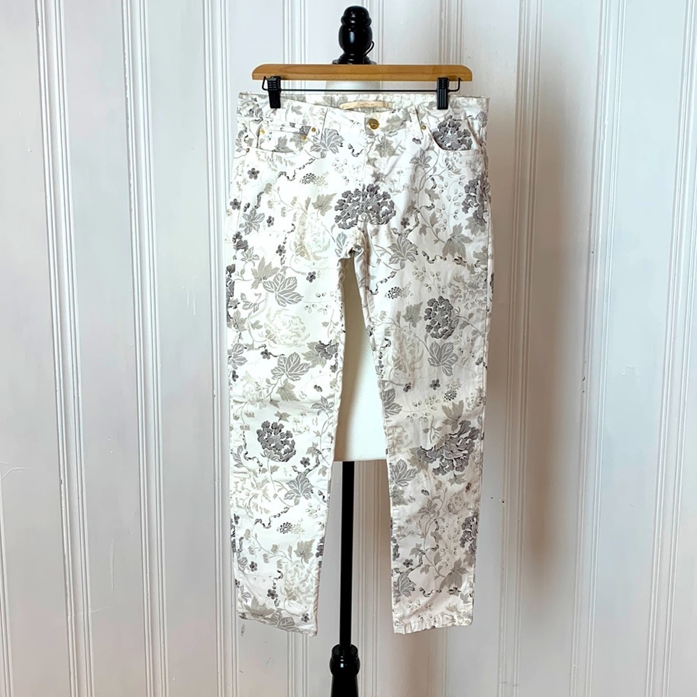Gorgeous ZARA ultra soft off-white with grey flower pants
